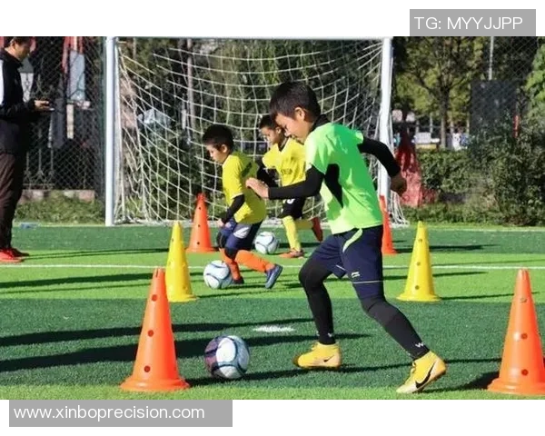 如何训练像球星一样踢足球 如何训练像球星一样踢足球