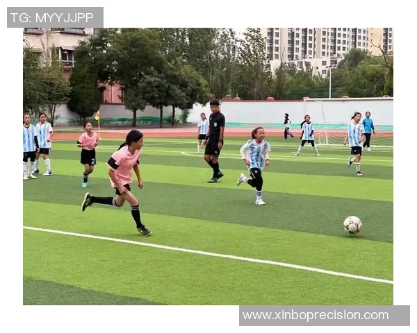 阿芳引领足球新潮流 用实力和坚持书写传奇人生